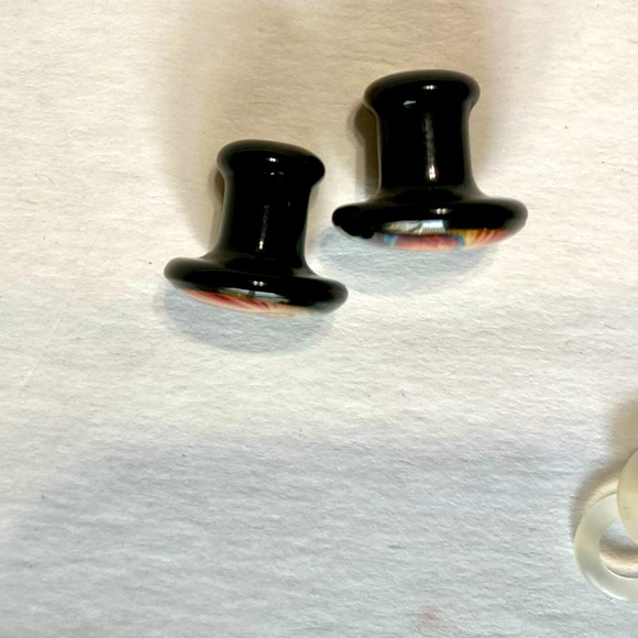 BOGO! 🙏2 gauge Jesus plugs & Silver plugs - Picture 8 of 9